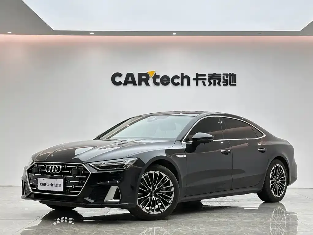 Audi A7L — фото 1