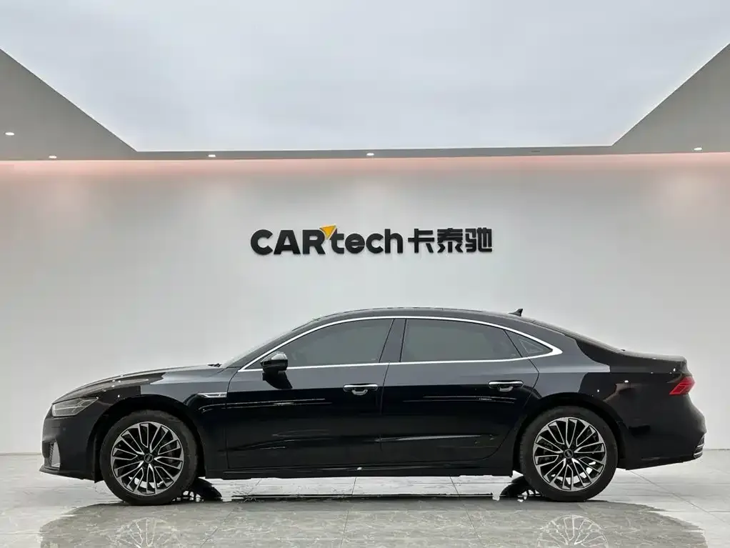 Audi A7L — фото 8