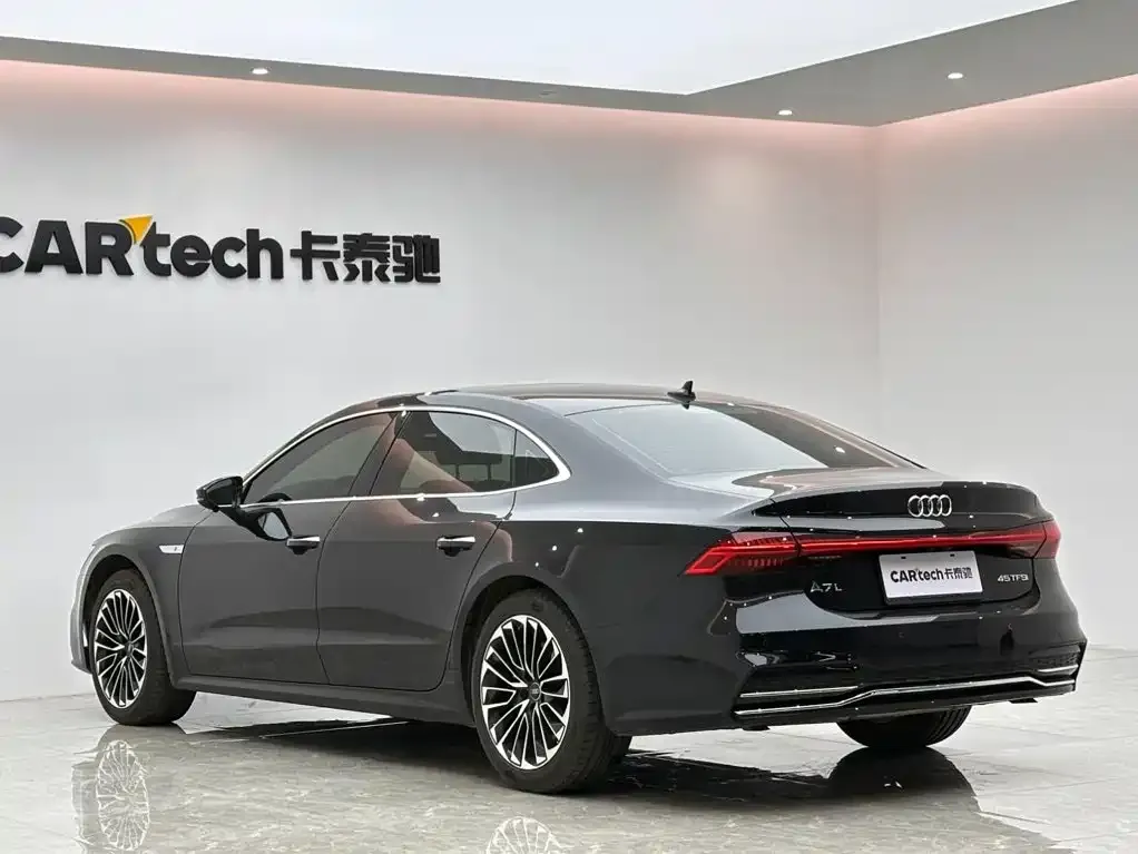 Audi A7L — фото 2