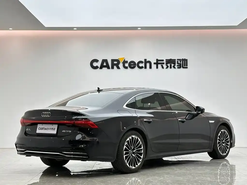 Audi A7L — фото 5
