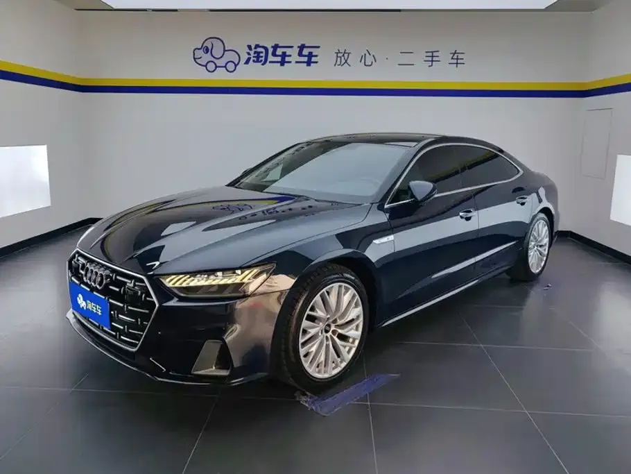 Audi A7L — фото 1