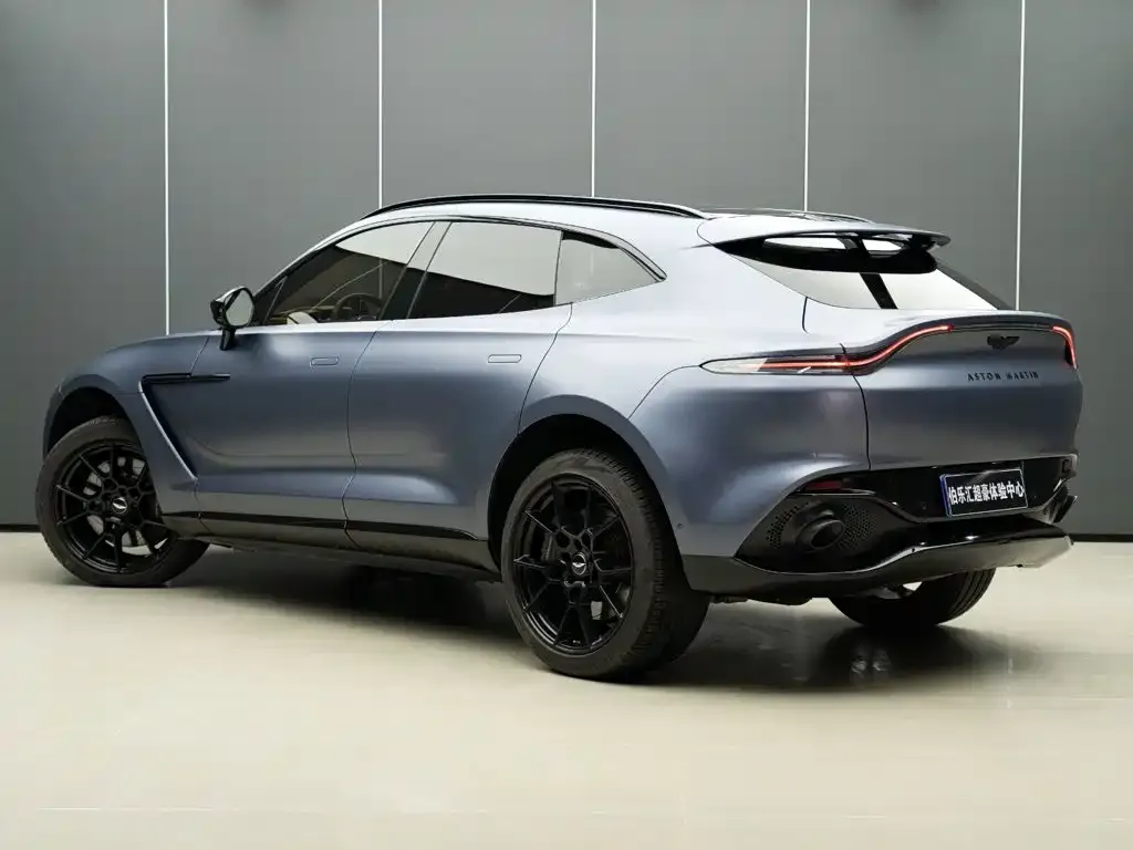 Aston Martin DBX — фото 3