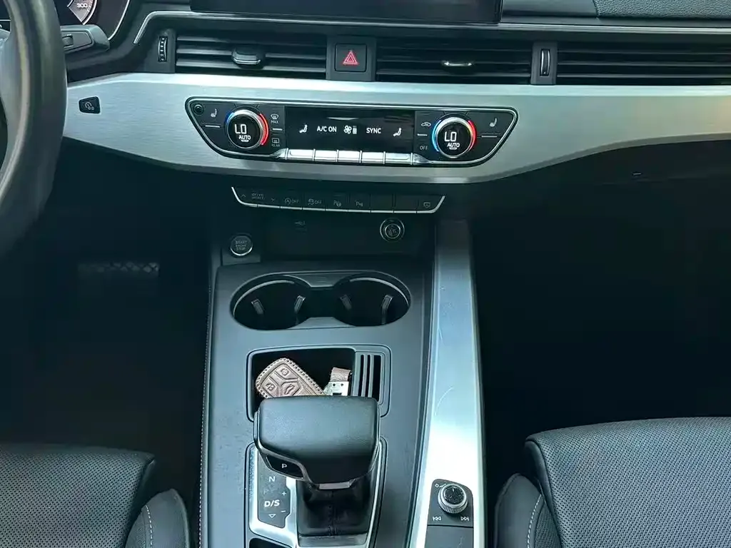 Audi A4L — фото 8
