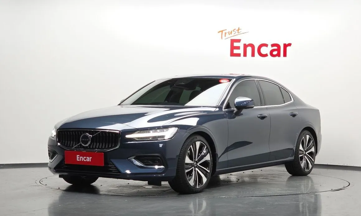 Volvo S60 — фото 1