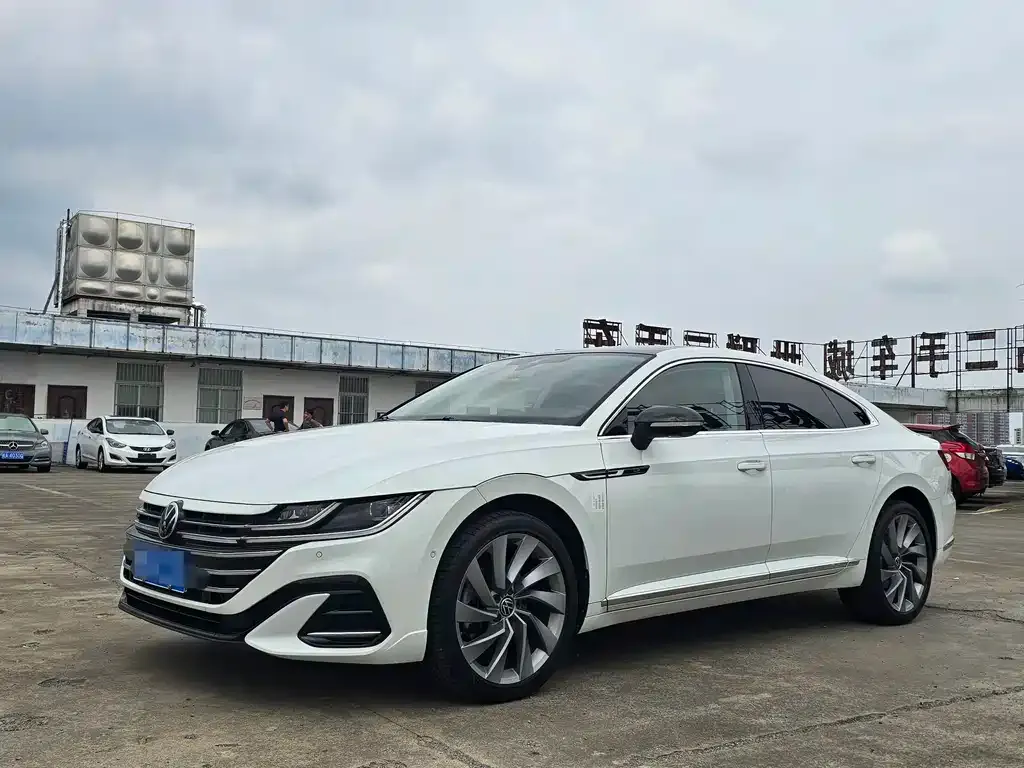 Volkswagen CC — фото 1