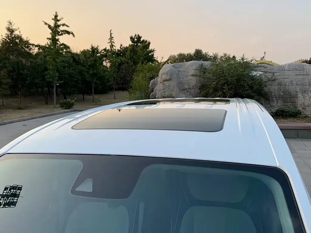 Roewe iMAX8 — фото 2