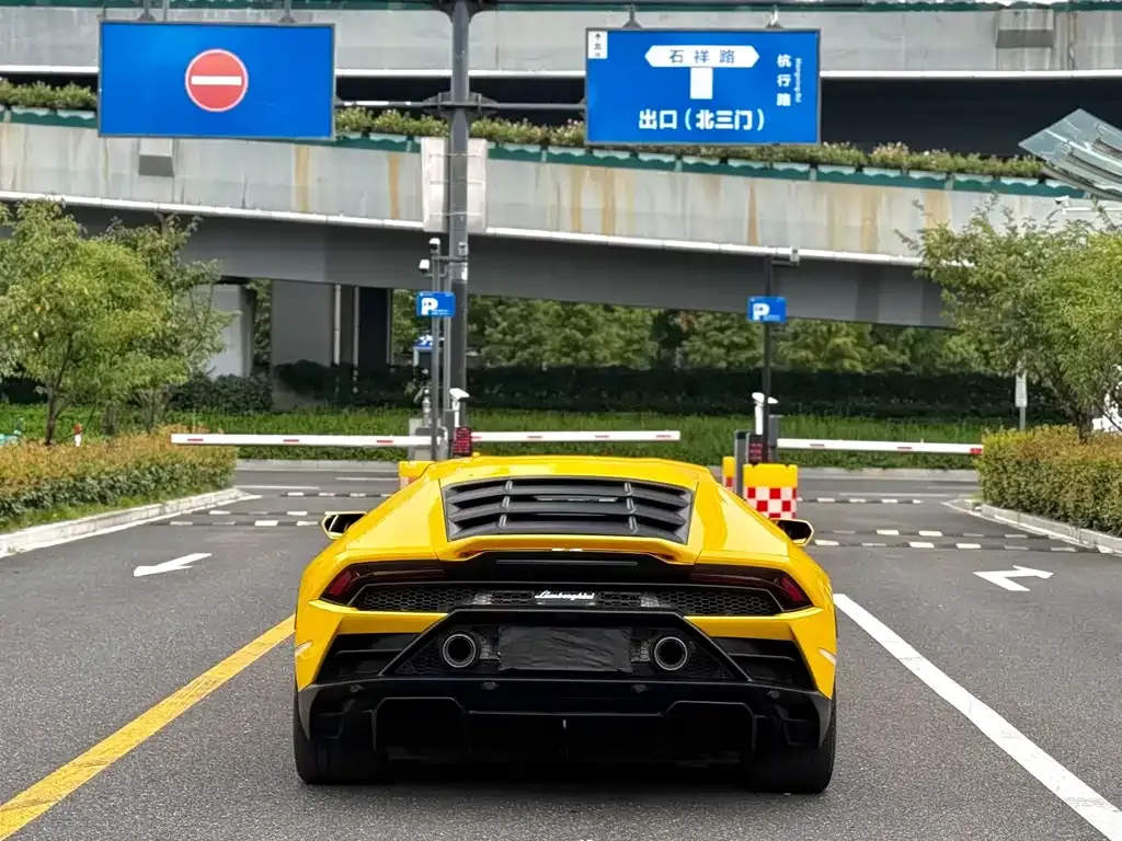 Lamborghini Huracan — фото 7
