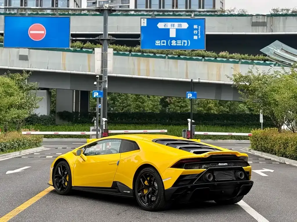 Lamborghini Huracan — фото 9