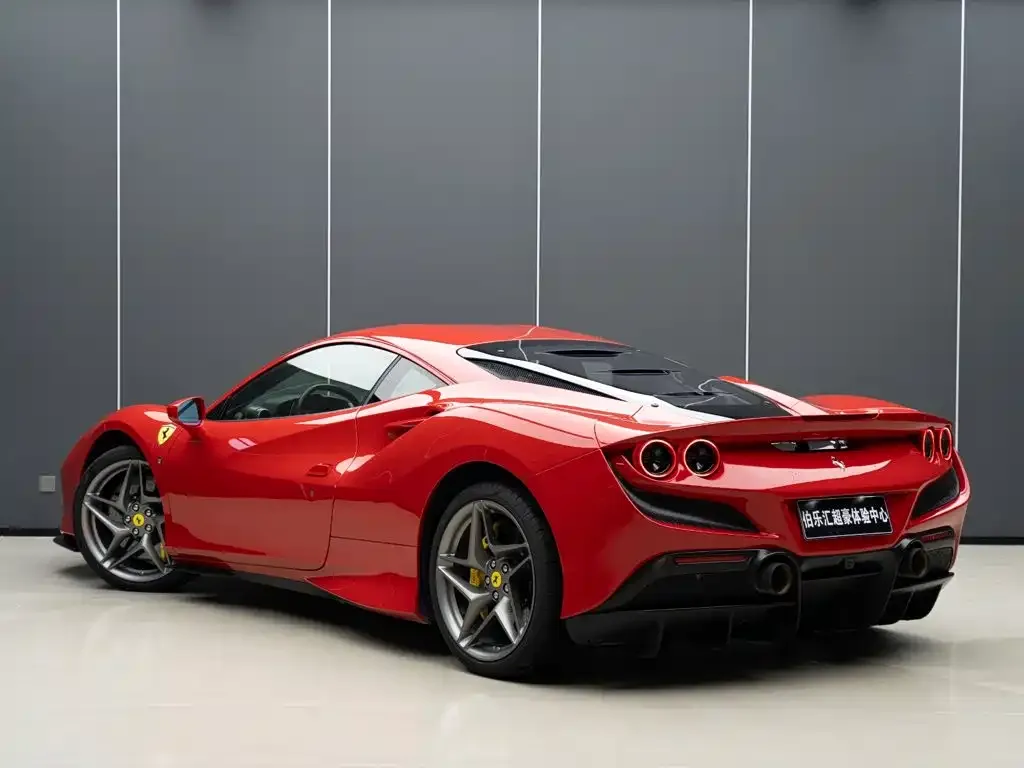 Ferrari F8 — фото 7