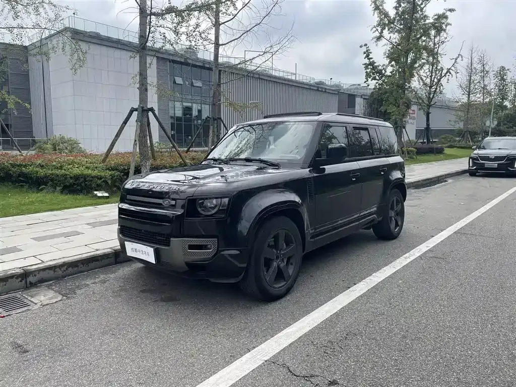 Land Rover Defender — фото 1