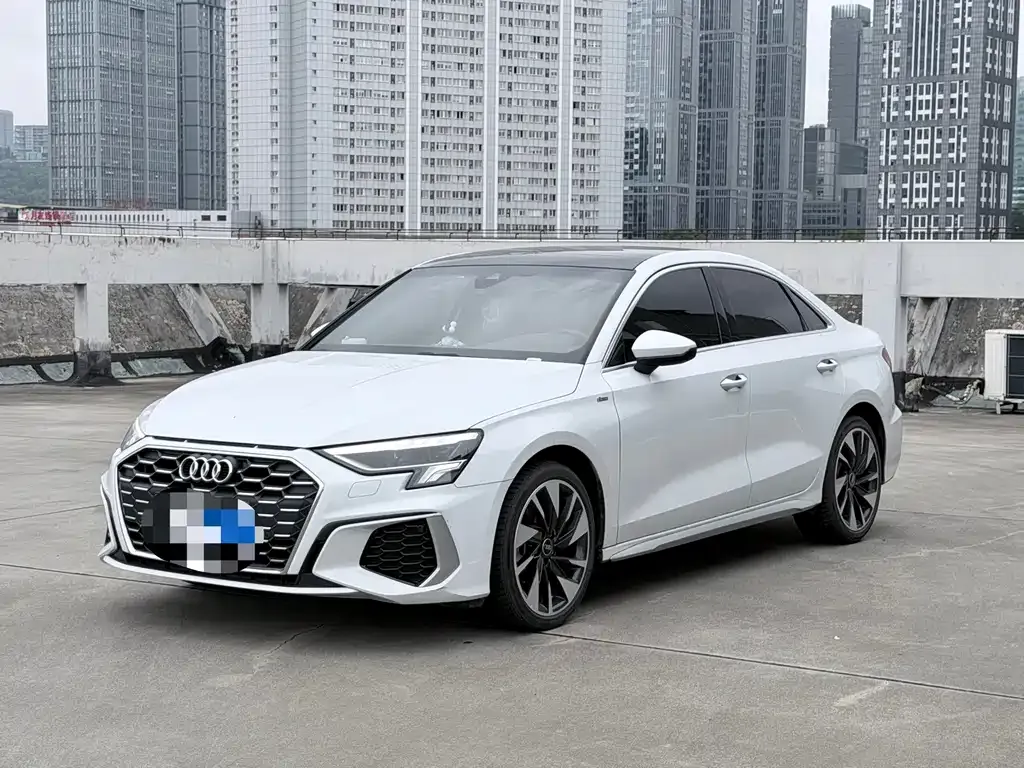 Audi A3 — фото 1