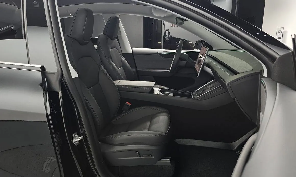 Tesla Model Y — фото 8