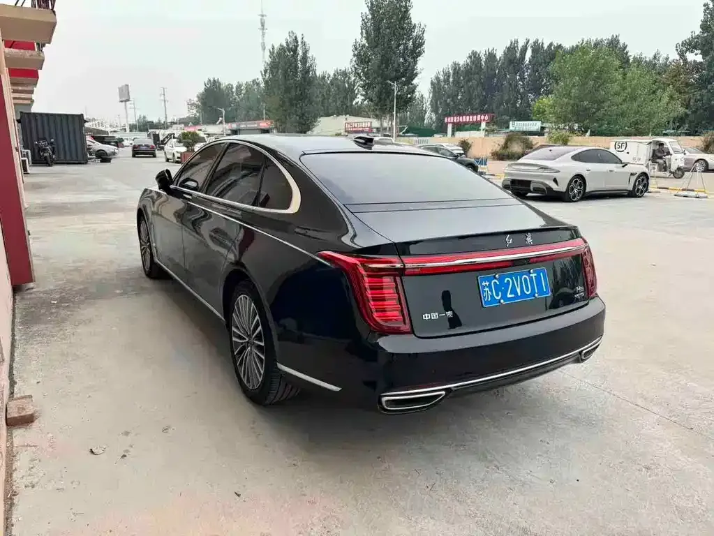 Hongqi H9 — фото 3
