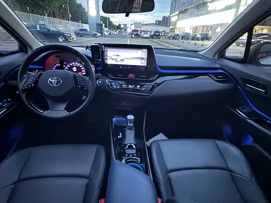 Toyota C-HR — фото 5