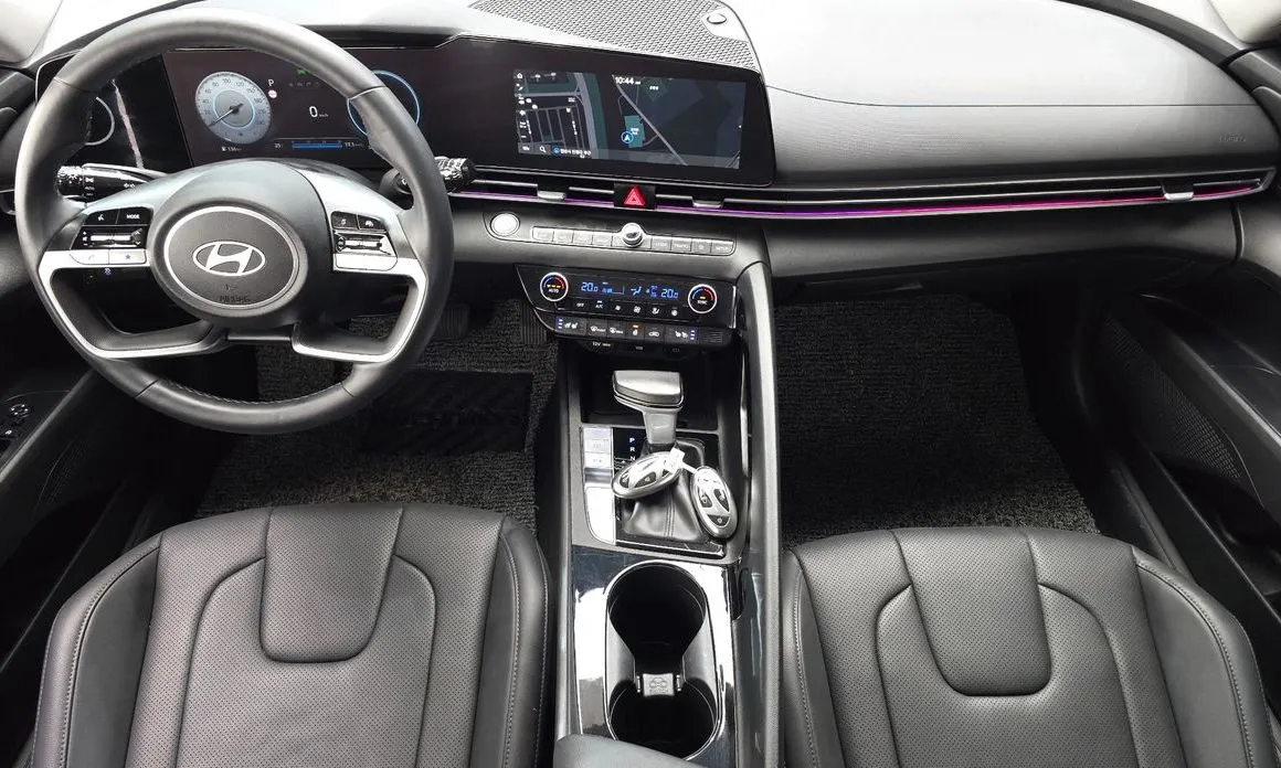 Hyundai AVANTE — фото 9
