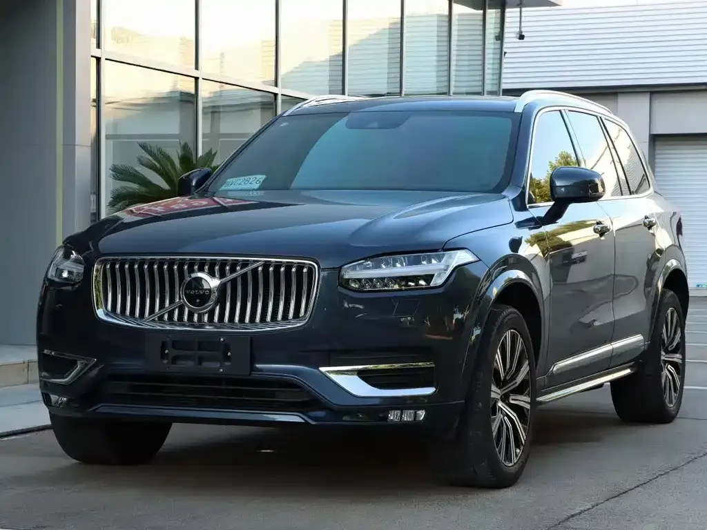 Volvo XC90 — фото 1