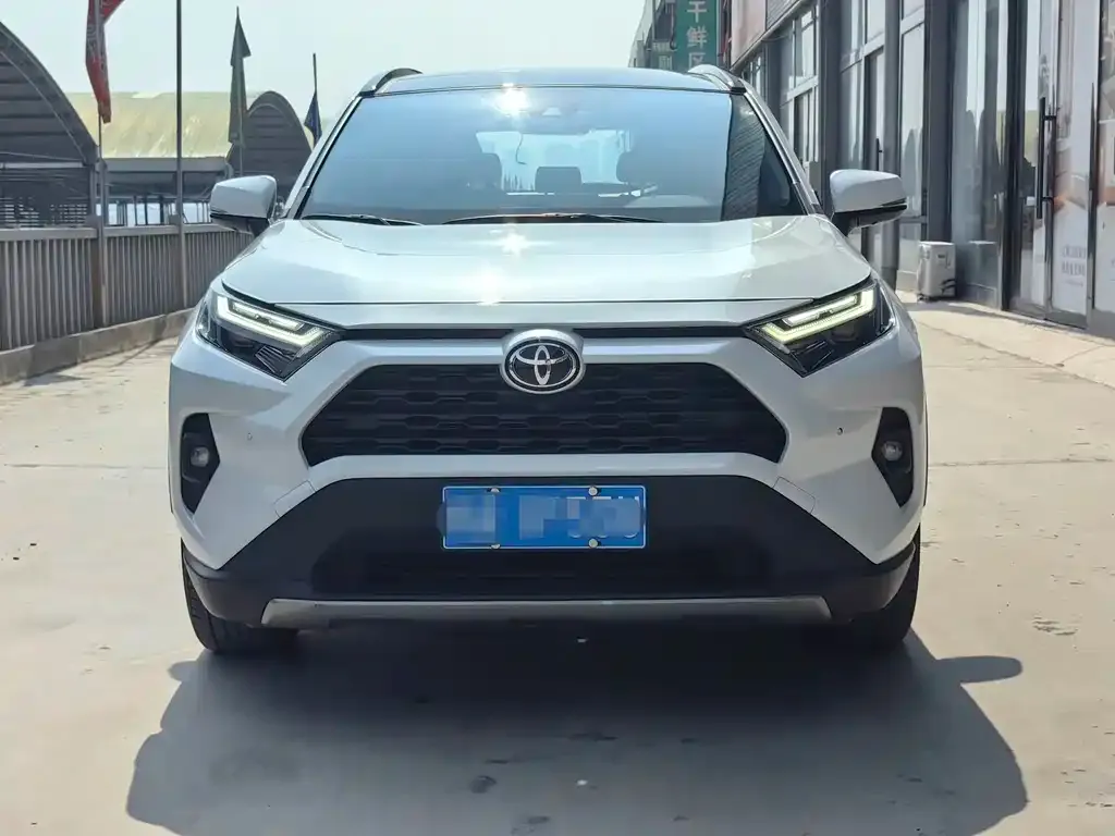 Toyota RAV4 — фото 5