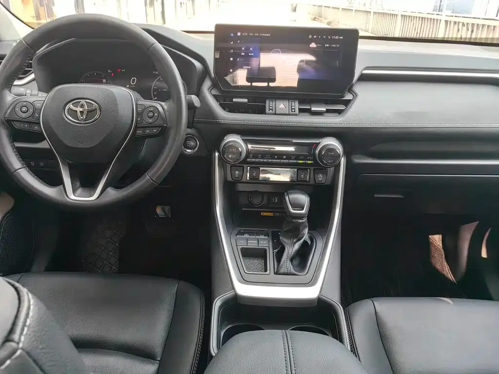 Toyota RAV4 — фото 4