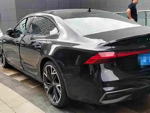 Audi A7L — фото 2