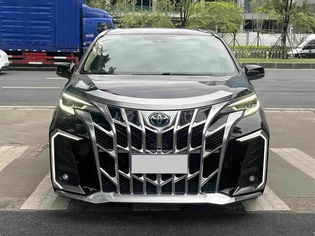 Toyota Sienna — фото 9