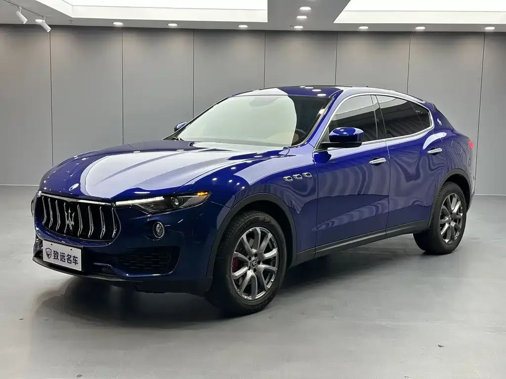Maserati Levante — фото 1