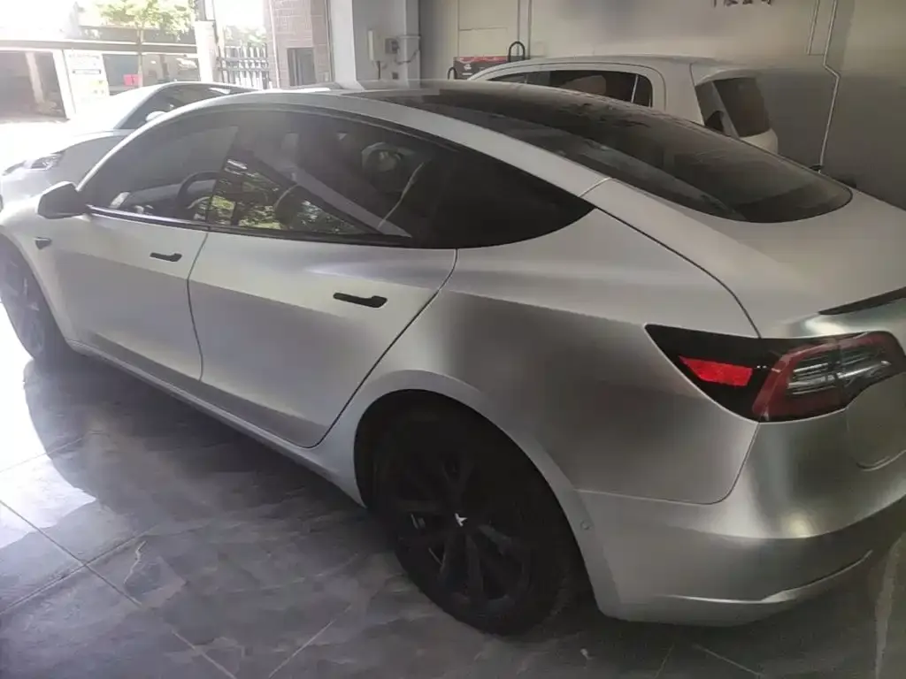 Tesla Model 3 — фото 10
