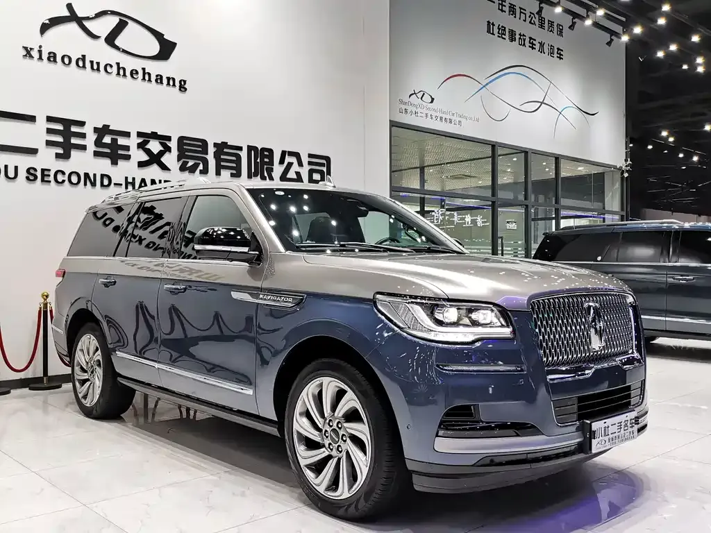 Lincoln Navigator — фото 1