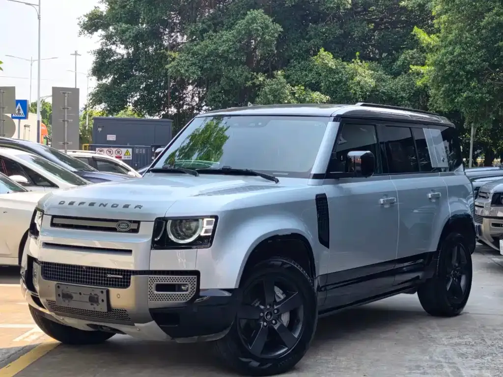 Land Rover Defender — фото 1