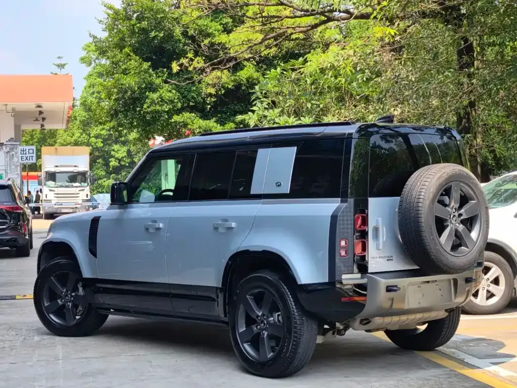 Land Rover Defender — фото 10