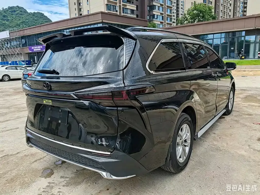 Toyota Granvia — фото 6