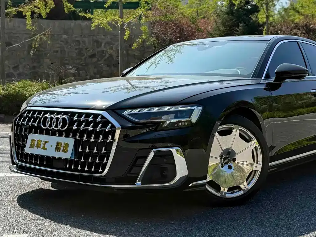 Audi A8 — фото 2