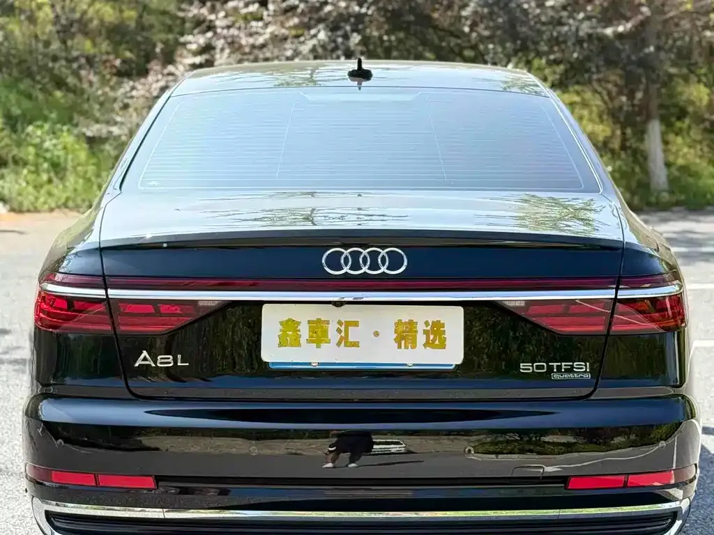 Audi A8 — фото 7