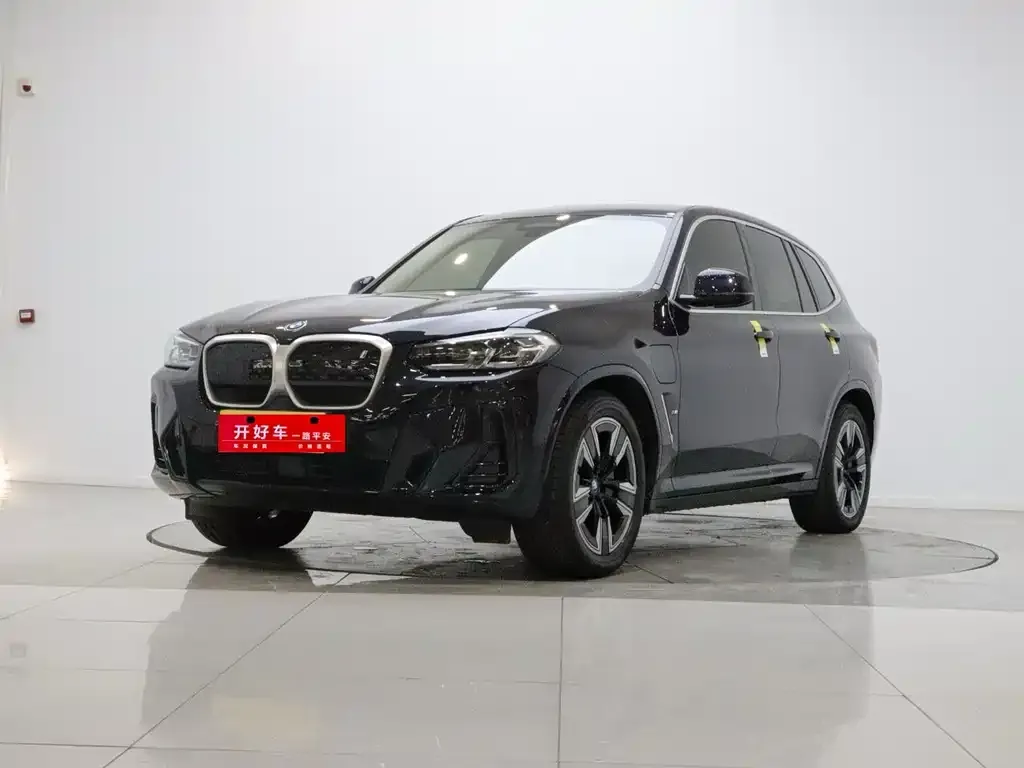 BMW iX3 — фото 1