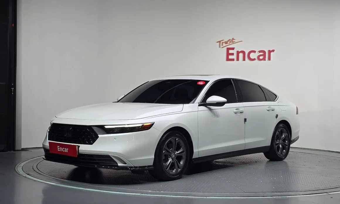 Honda Accord — фото 1
