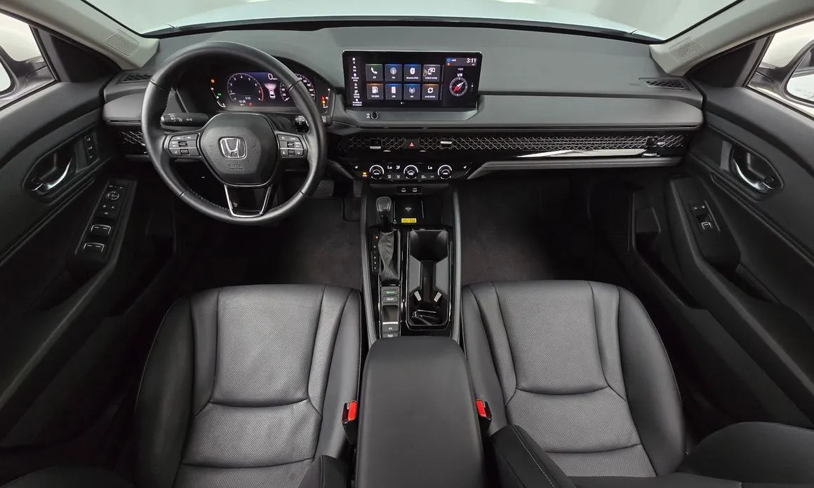 Honda Accord — фото 8