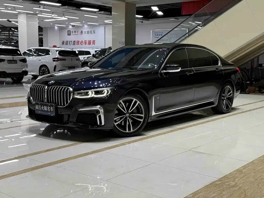 BMW 7 Series — фото 1