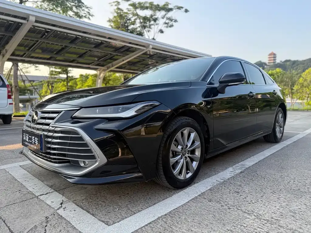 Toyota Avalon — фото 4