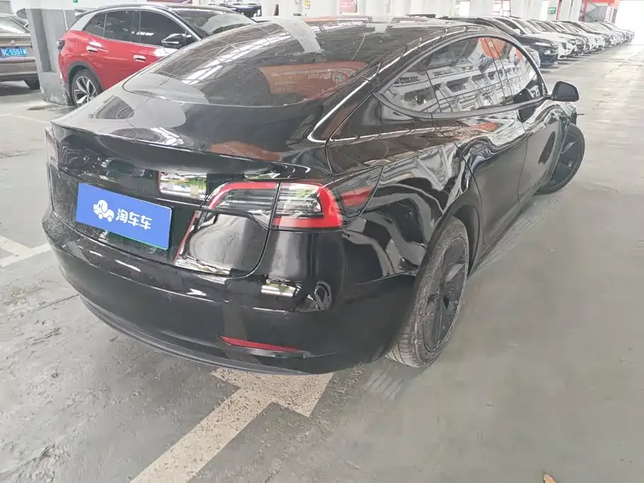 Tesla Model 3 — фото 10