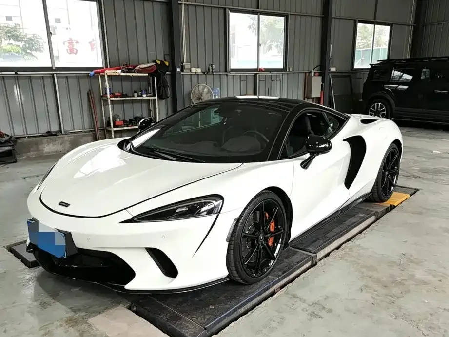 McLaren GT — фото 1