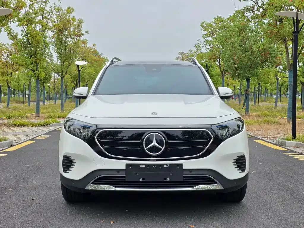 Mercedes-Benz EQB — фото 10