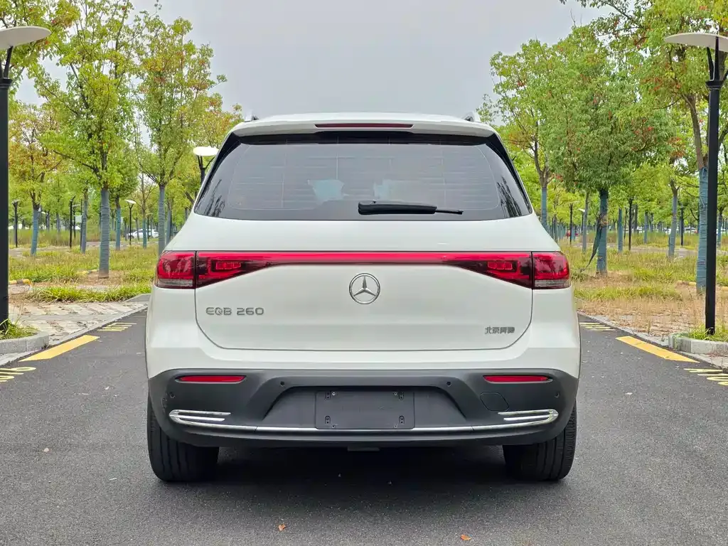 Mercedes-Benz EQB — фото 6