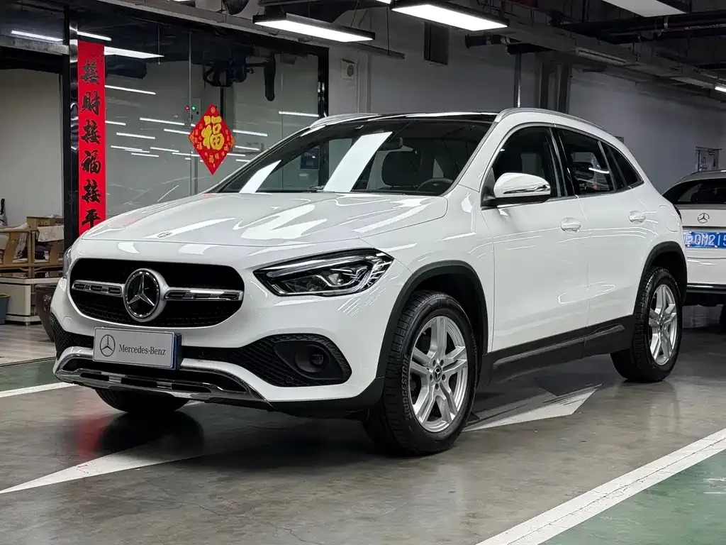 Mercedes-Benz GLA — фото 1