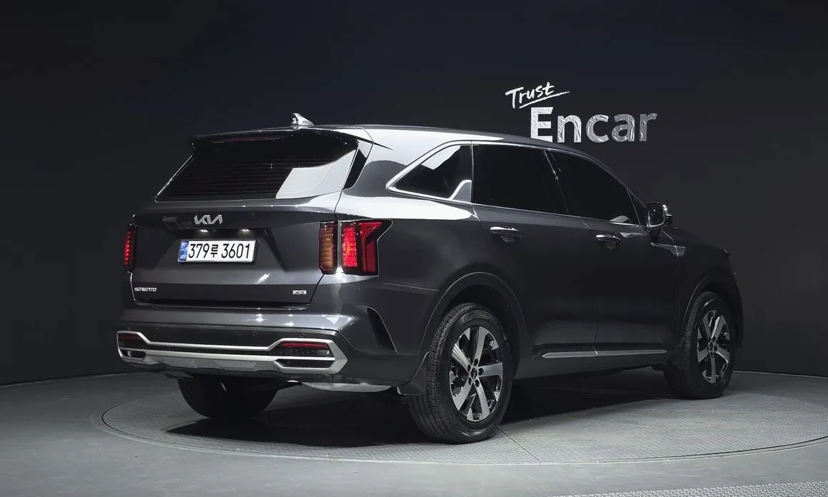 Kia Sorento — фото 6