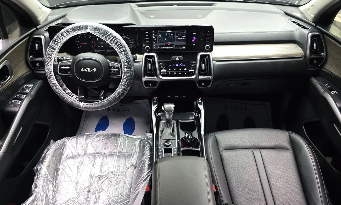 Kia Sorento — фото 7