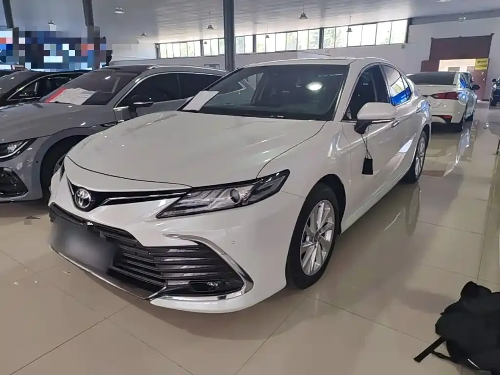 Toyota Camry — фото 8