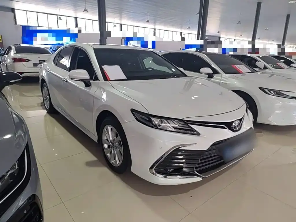 Toyota Camry — фото 6