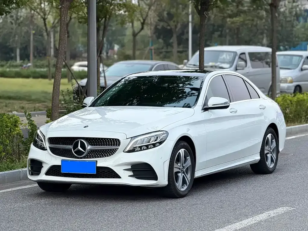 Mercedes-Benz C-Class — фото 1