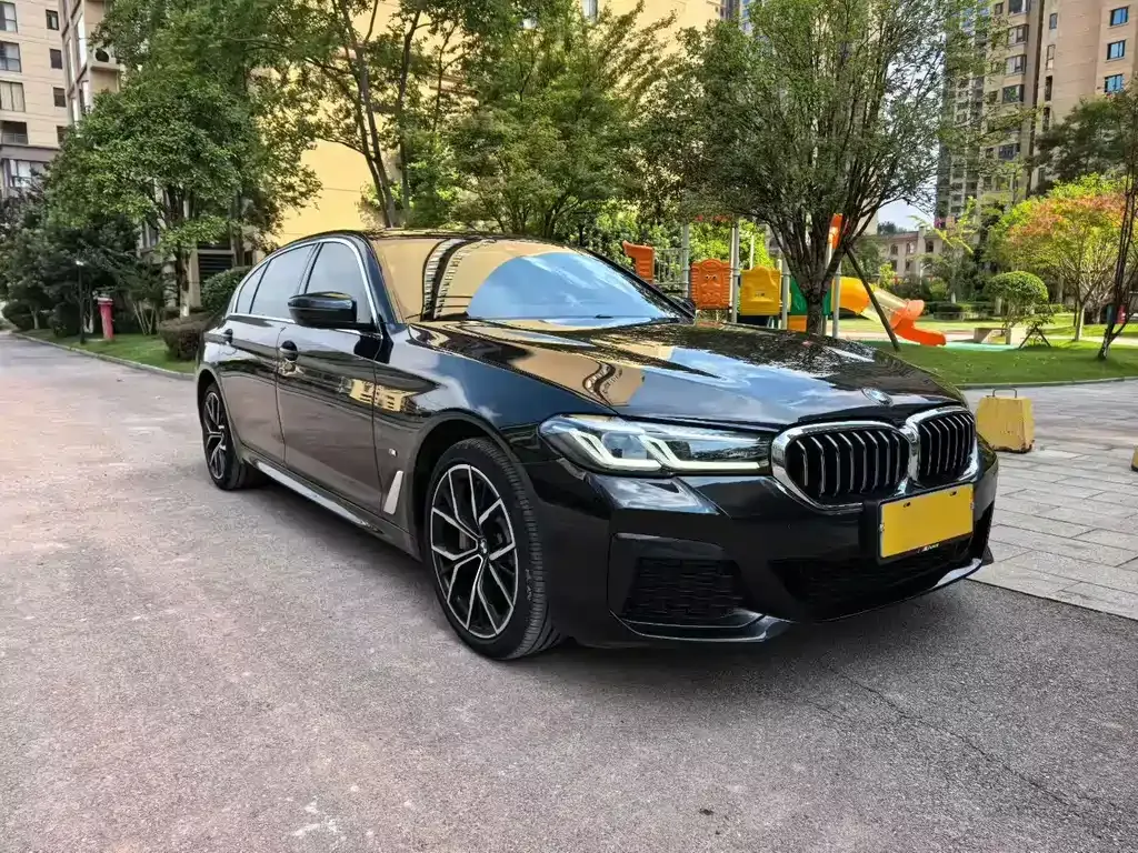 BMW 5 Series — фото 5