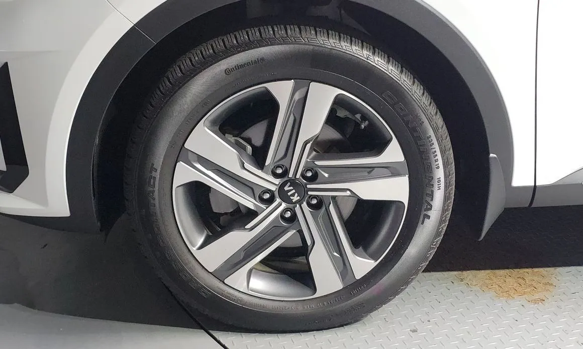 Kia Sorento — фото 10