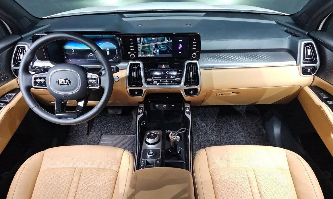 Kia Sorento — фото 8